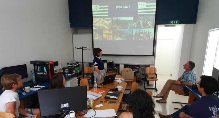 TIME FOR THE PRESENTATIONS OF FRENCH INTERNS